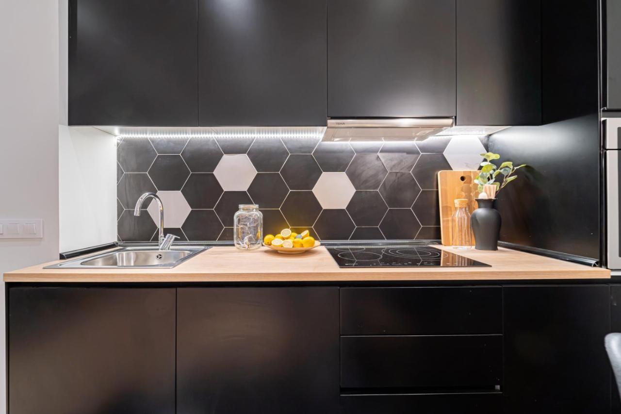 Edsam Madrid Apartments Black Zewnętrze zdjęcie