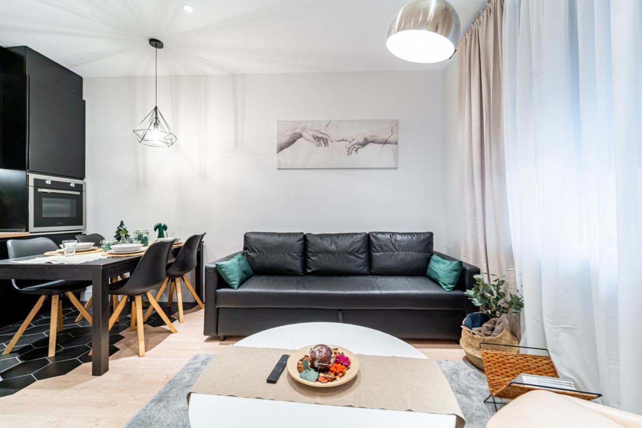 Edsam Madrid Apartments Black Zewnętrze zdjęcie