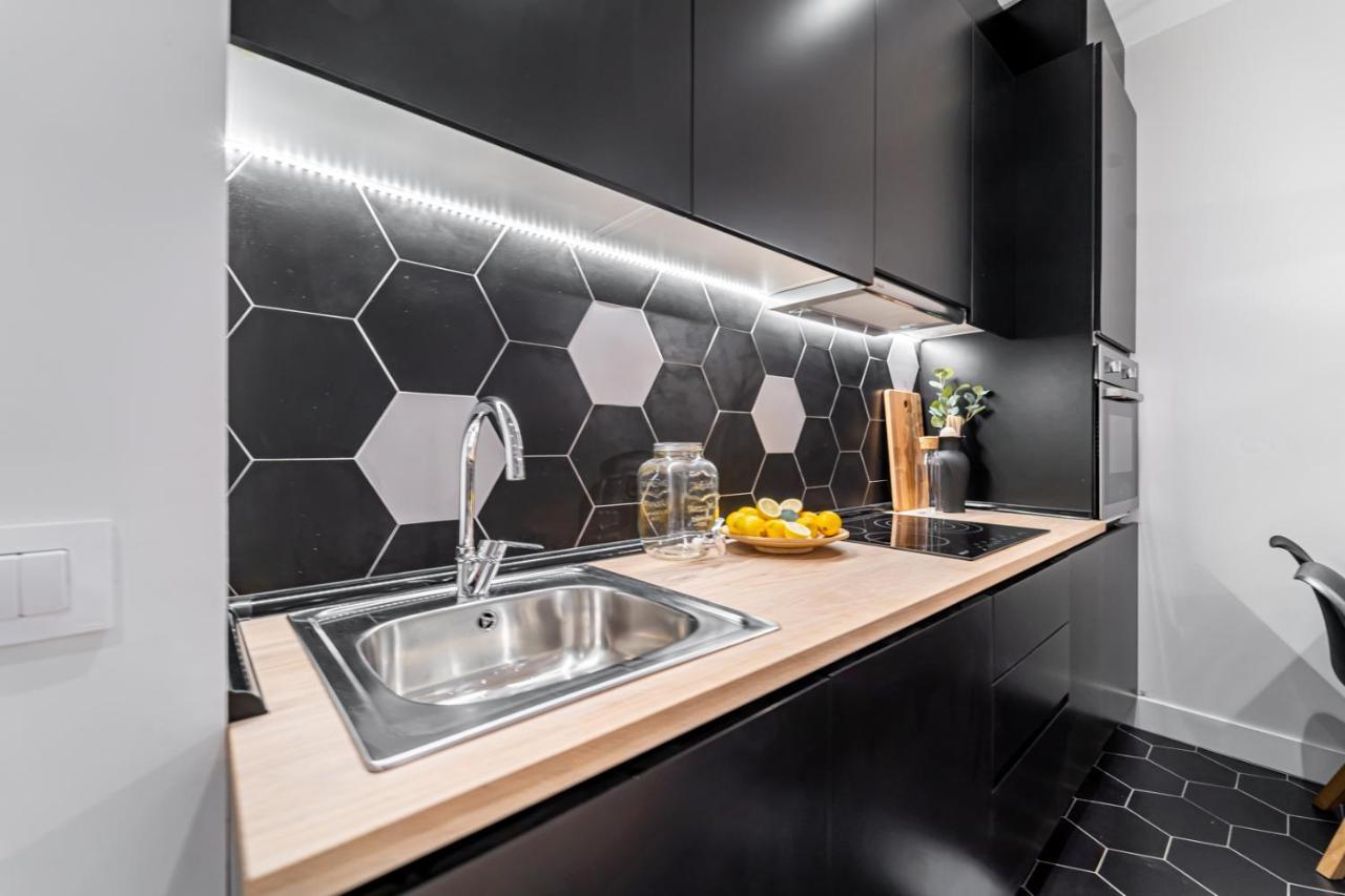 Edsam Madrid Apartments Black Zewnętrze zdjęcie