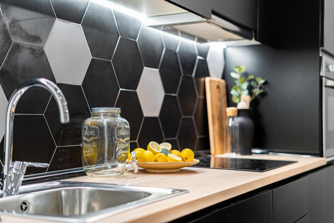 Edsam Madrid Apartments Black Zewnętrze zdjęcie
