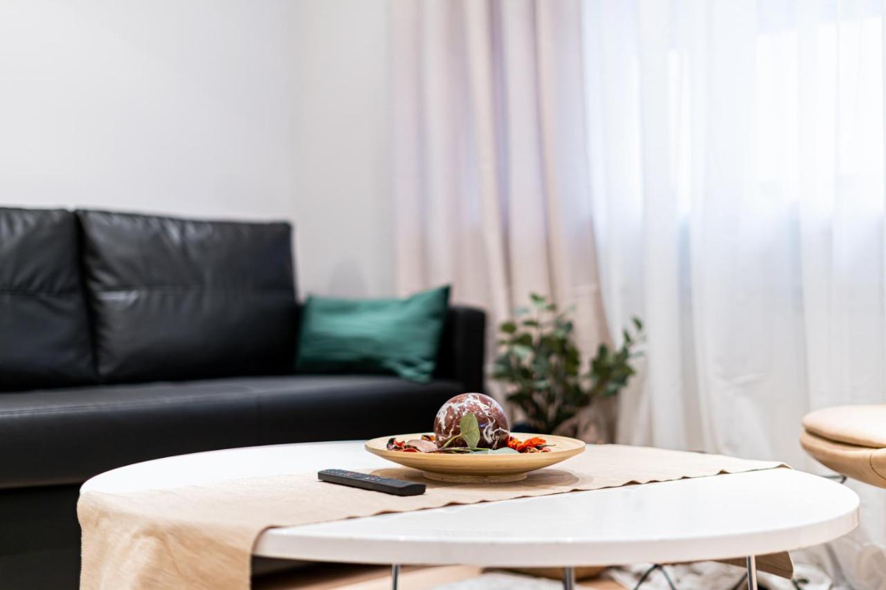 Edsam Madrid Apartments Black Zewnętrze zdjęcie