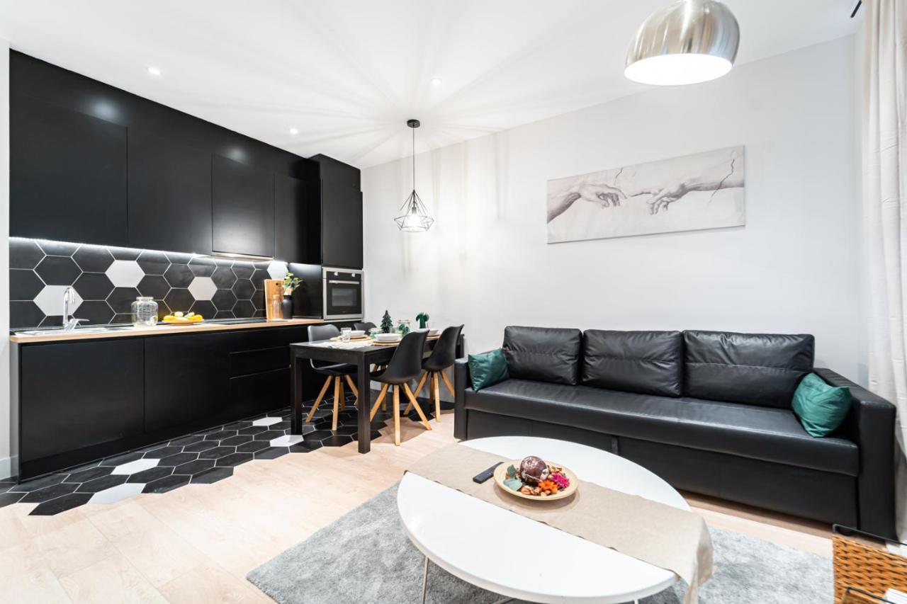 Edsam Madrid Apartments Black Zewnętrze zdjęcie