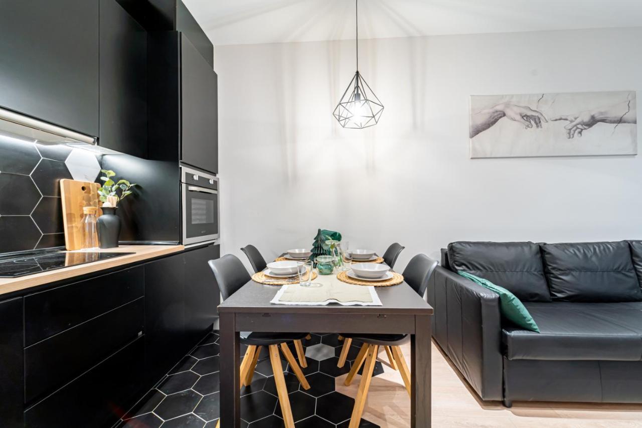 Edsam Madrid Apartments Black Zewnętrze zdjęcie